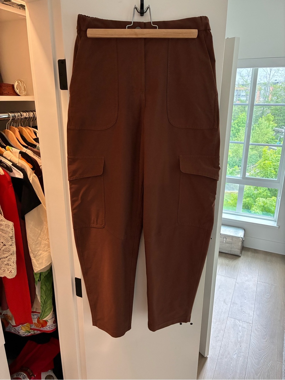 lululemon athletica women’s Barrel Cut Cargo Pants — Brown GUC - Picture 4 of 5